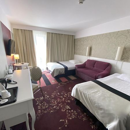 Hotel Lamberton Олтажев Екстериор снимка