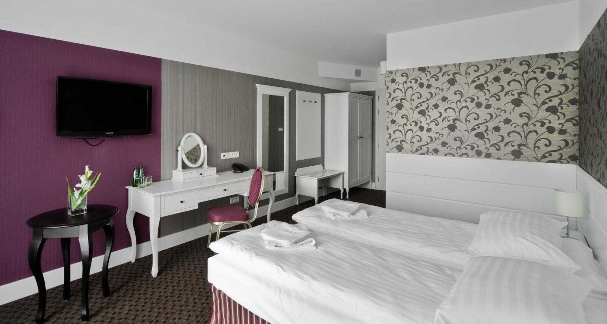 Hotel Lamberton Олтажев Екстериор снимка