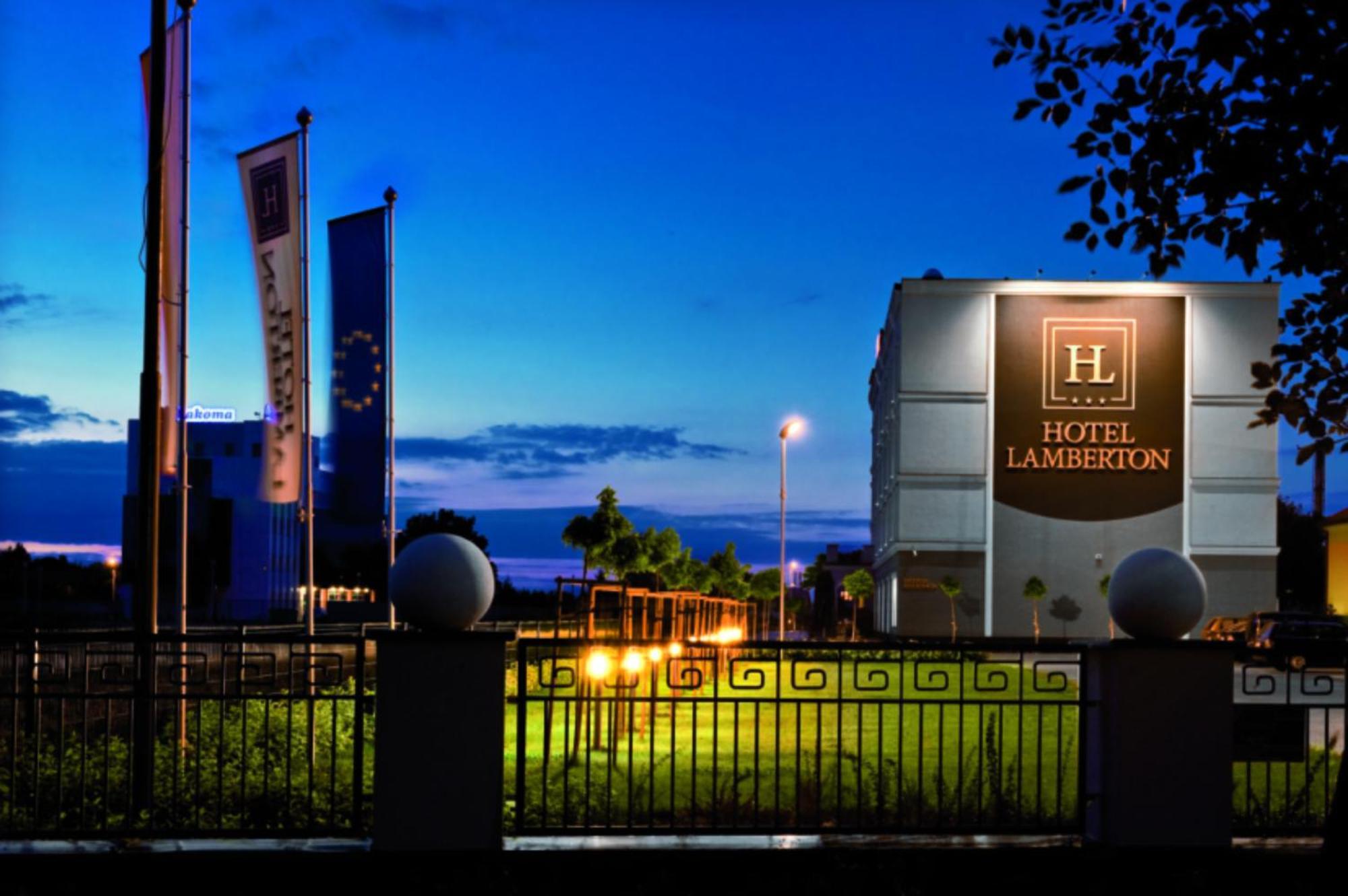 Hotel Lamberton Олтажев Екстериор снимка