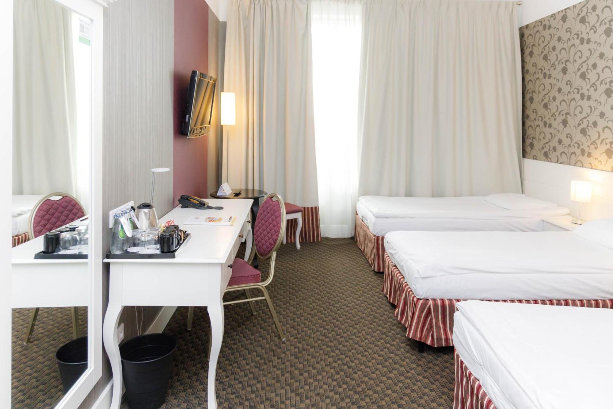 Hotel Lamberton Олтажев Екстериор снимка