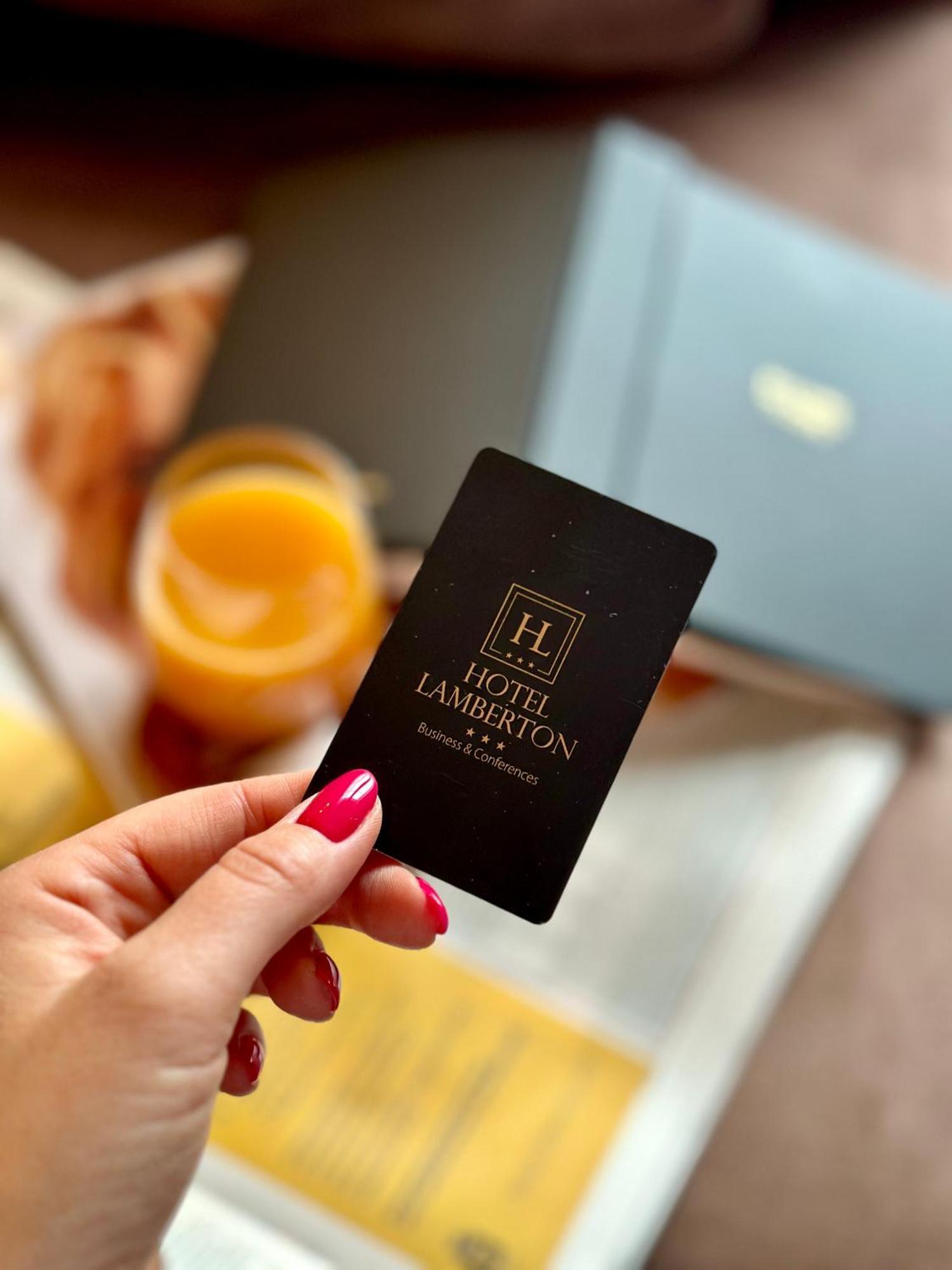 Hotel Lamberton Олтажев Екстериор снимка