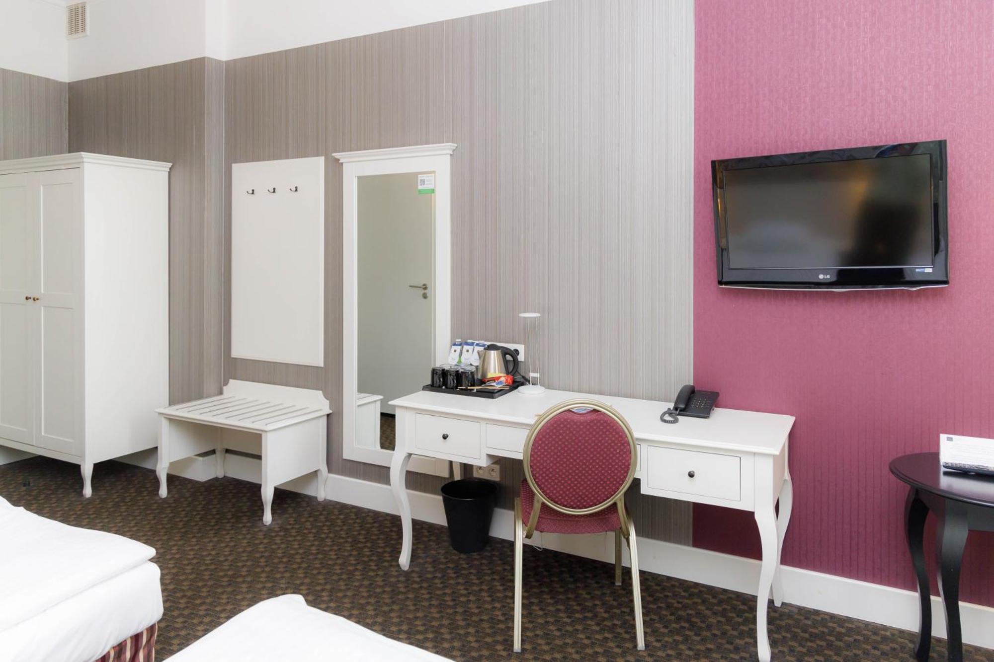 Hotel Lamberton Олтажев Екстериор снимка